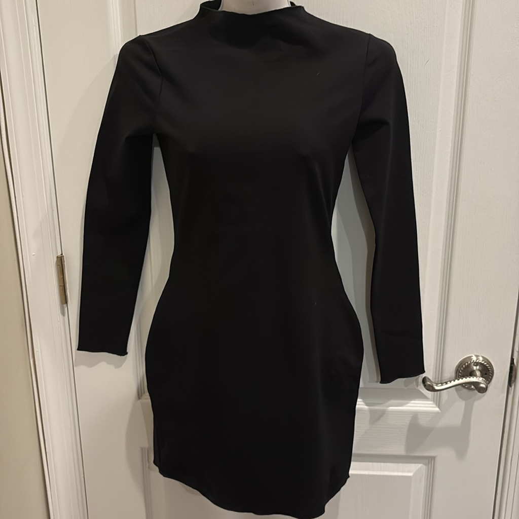 Aqua Classic Black Long Sleeve Mock Neck Bodycon Dress Size S Nwt
